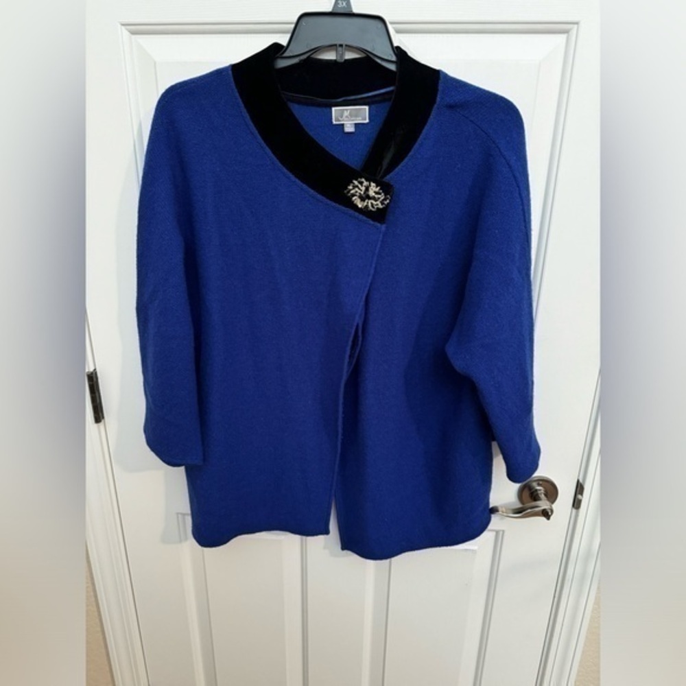 JM Collection velvet trimmed wool sweater cape size XL